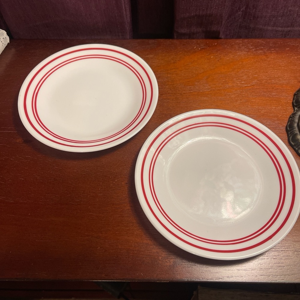 Corelle Red and White Dinner Plate Set